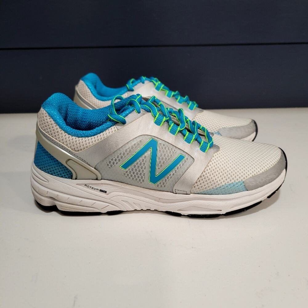 New Balance Optimum Control Running Shoe W3040 Silver and Blue Size 6